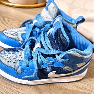 Nike blue and white toddler shoes
